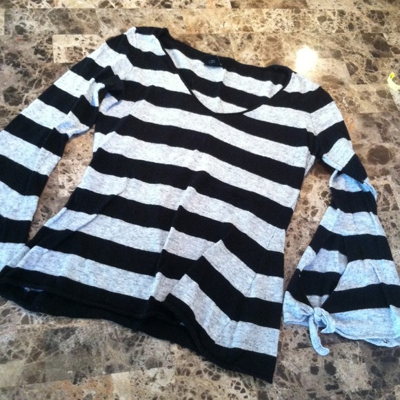 Calvin Klein striped sweater M reserved