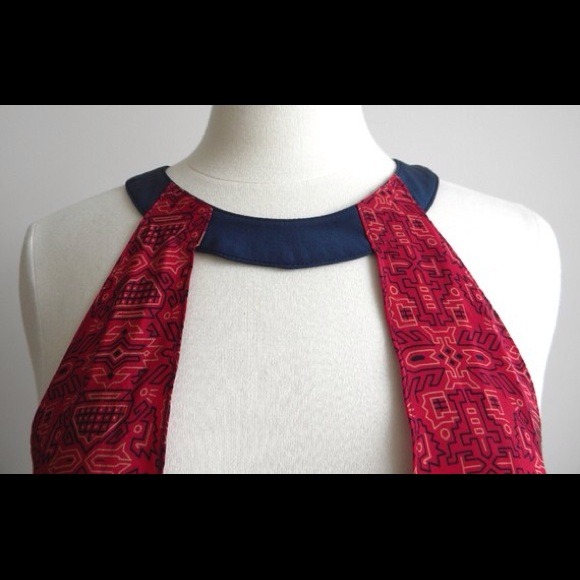 Vintage Avant Garde Sexy Deep Neck Tribal Ethnic Print Top - Picture 2 of 4