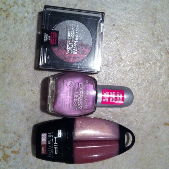 Makeup Bundle - Picture 2 of 2
