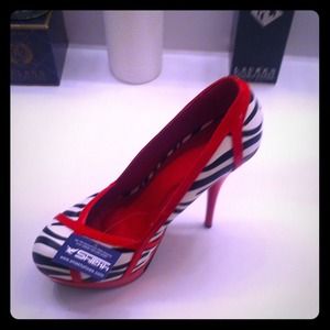 Blk/white zen hi heel 9