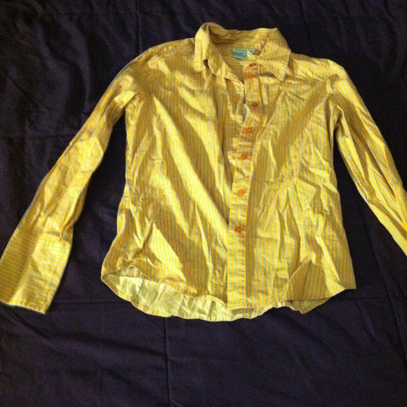 Striped collar shirt