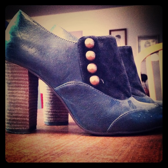 ⭐SOLD⭐Blue Vintage Style Booties