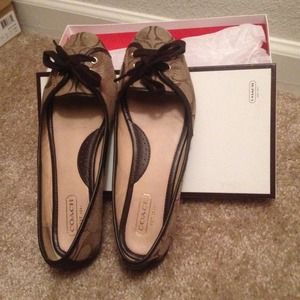 Coach flats