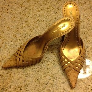 🔴 SOLD 🔴 BCBGeneration brown and bronze pumps