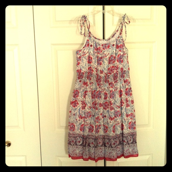 Dress with tied straps!