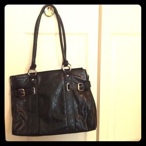 Practical handbag in black!