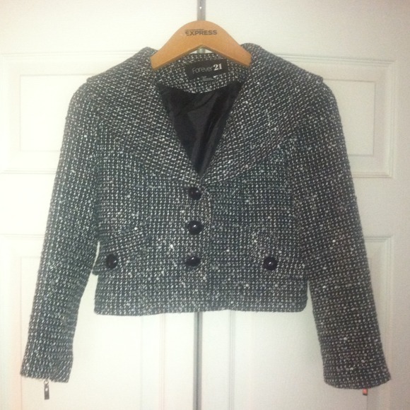 Cropped black and white tweed jacket NWOT