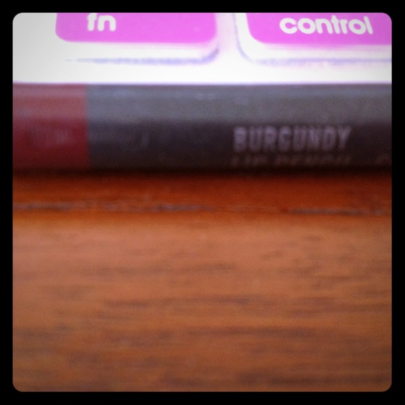 Burgundy and Bordeaux liner