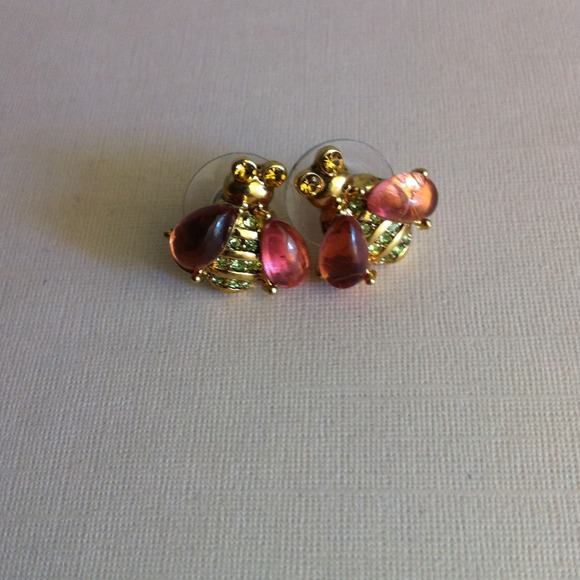 ⬇⬇Betsey Johnson earrigs