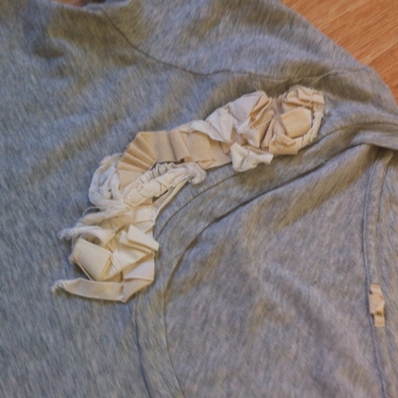 !!reserved @kpenn88!!!! Jcrew grey top - Picture 3 of 3