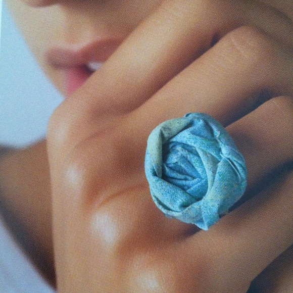 Flower Ring - Picture 2 of 2