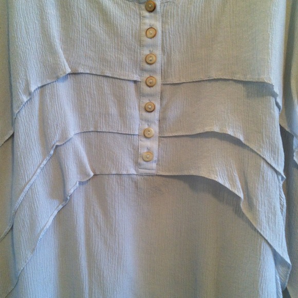 Ruffled Deep Neck T - Picture 2 of 4