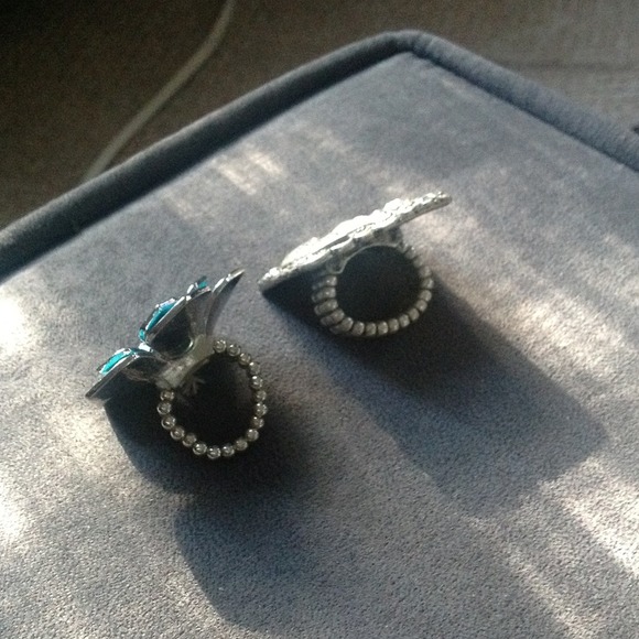 Ring - Picture 2 of 4