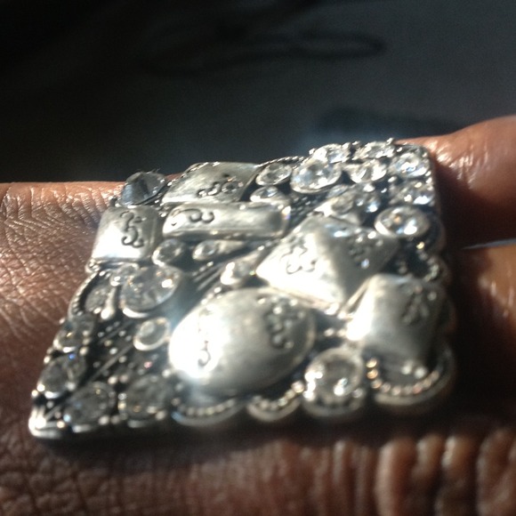 Ring - Picture 3 of 4