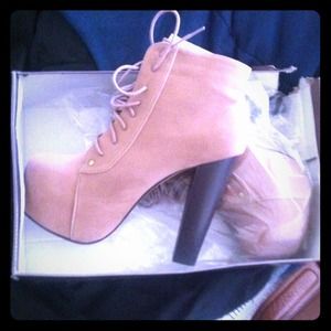 Brand new never worn Platform. JC Lita inspired