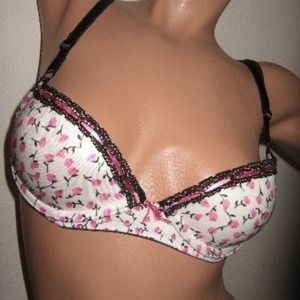 NEW! VICTORIA SECRET PUSH UP BRA