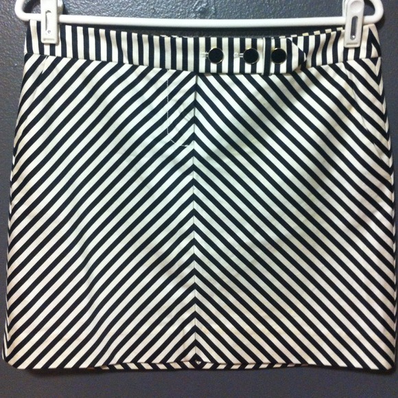 ❌Sold in bundle❌J crew mini skirt size 4