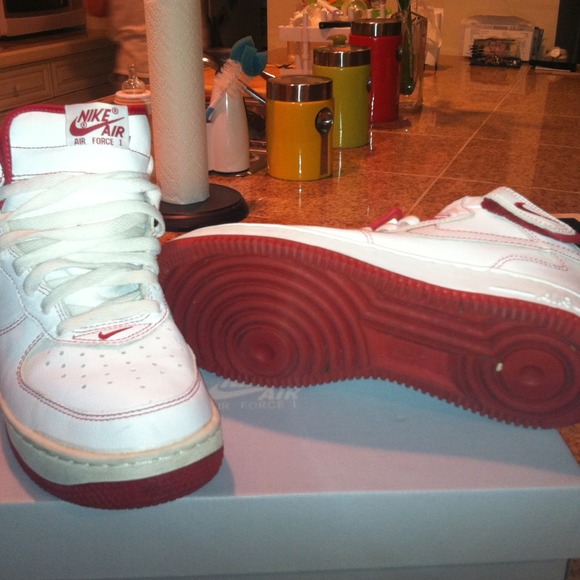 Mens white and red air force 1 - Picture 2 of 2