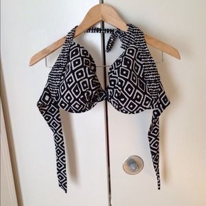 2Bamboo Bikini and Estée Lauder lip conditioner