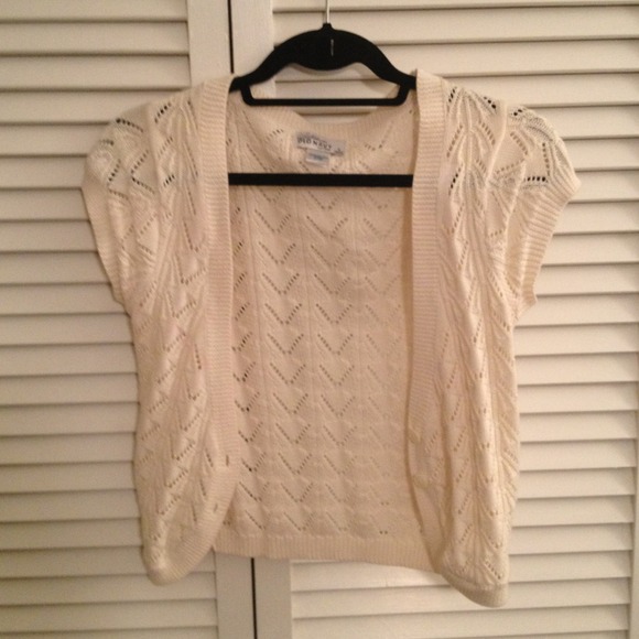 REDUCED Cute sweater/cover, off white.