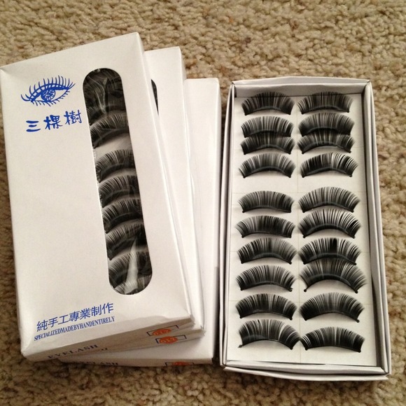 ❌SOLD❌40 PAIRS FALSE/FAKE EYELASHES