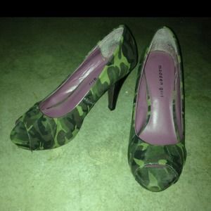 Steve madden peep toe heels