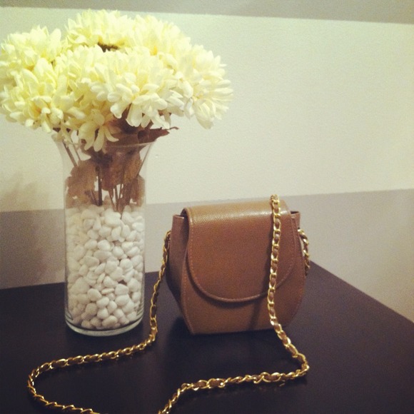 ⭕REDUCED PRICE!! ⭕Vintage Cross-body