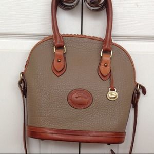 🔴SOLD🔴@soffandpink Vintage Dooney and Bourke Bag