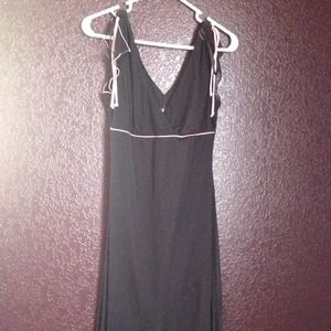 ❌SOLD❌Black dress with pink accent