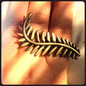 Two finger bronze leaf ring