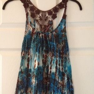 💢3 tops & 1 bracelet reserved for patandg1💢