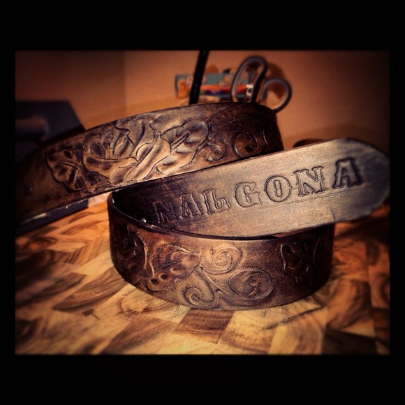 Ladies leather belt