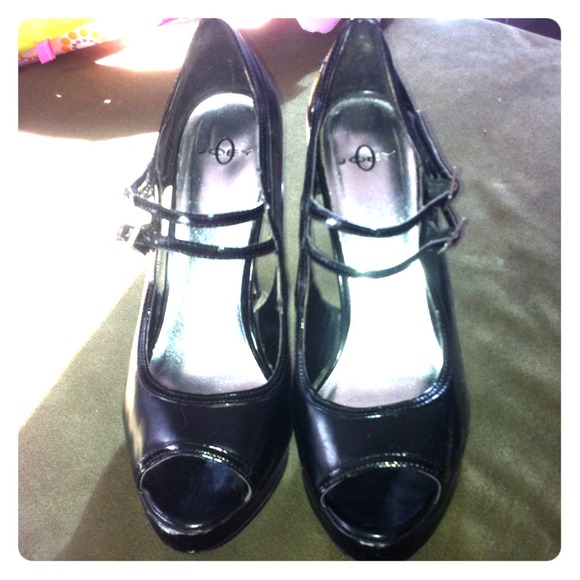 Black patent peep toe heels