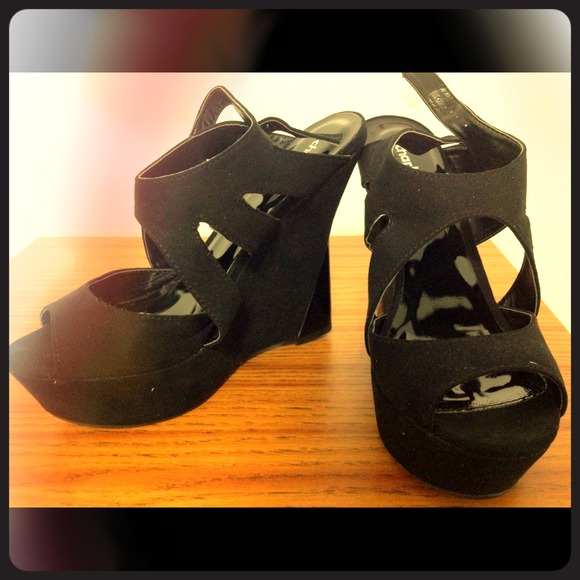 Cute Cut-Out Wedges