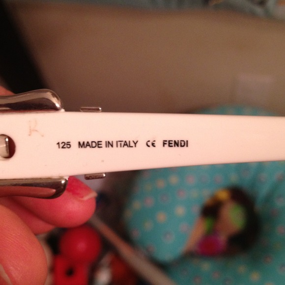 ✨❤SOLD❤✨AUTHENTIC FENDI glasses! PERFECT condition - Picture 3 of 4