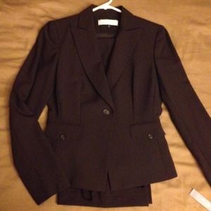 🔴 SOLD 🔴 Brand New Tahari Pant Suit in Brown