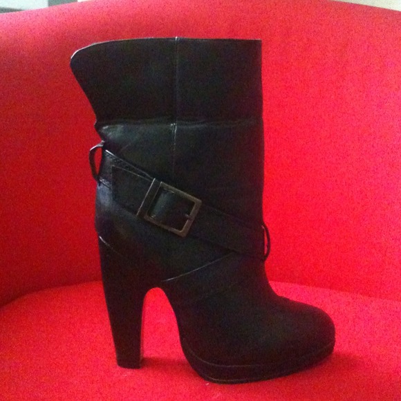 Black boots - Picture 4 of 4