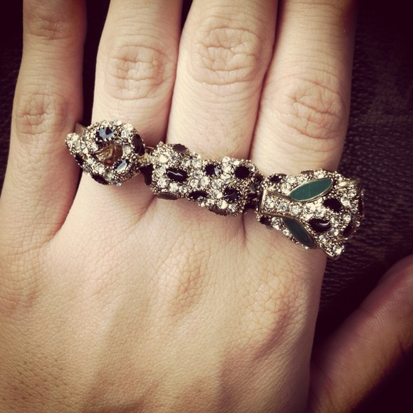 :::sold::3 finger leopard ring