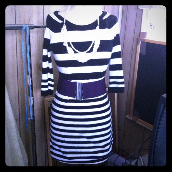 H&M jersey dress with long sleeves.