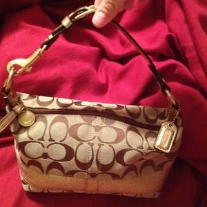 🎈RESERVED🎈 COACH Khaki and gold legacy handbag.