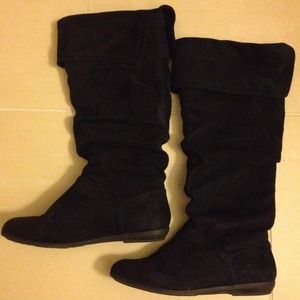 🔴 SOLD 🔴 Nine West Black Faux Suede Boots