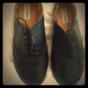 ****SOLD*** Steve Madden oxfords