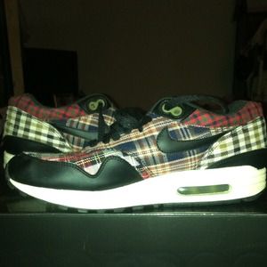 Nike Air Plaid Print Sneakers