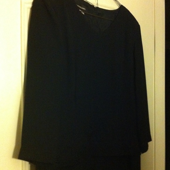 Long black dress - Picture 1 of 3