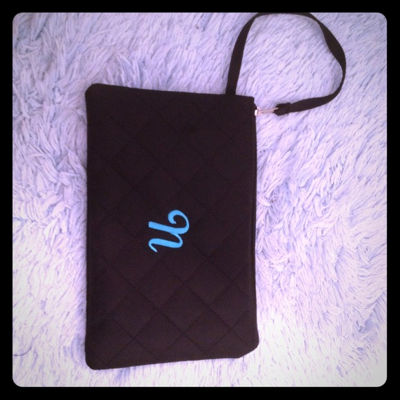 Brand new never used quilted "n" cosmetic bag