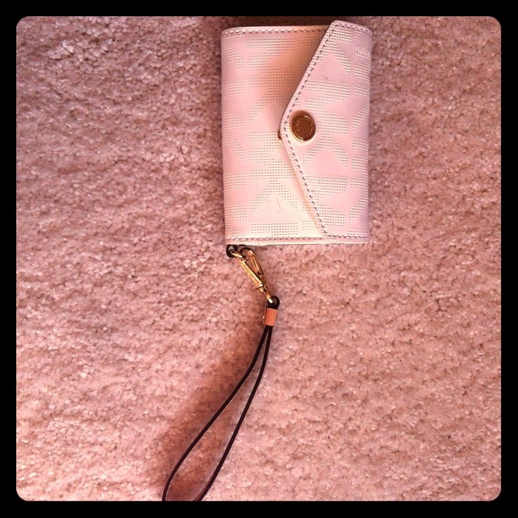 Michael Kors iPhone wristlet