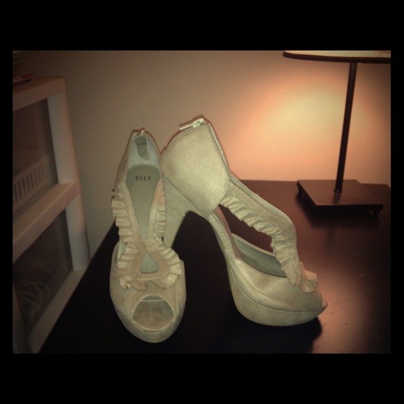 Size 10 Elle heels