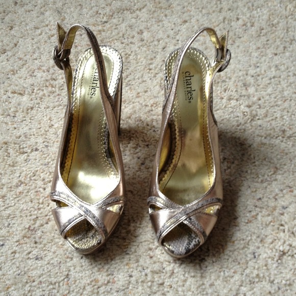 Charles David Gold Peep Toe w Snakeskin Trimming - Picture 3 of 4