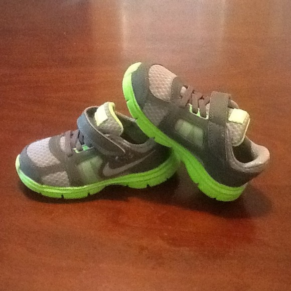 Boys Nikes size 9