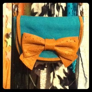 Turouosie Shoulder Bag